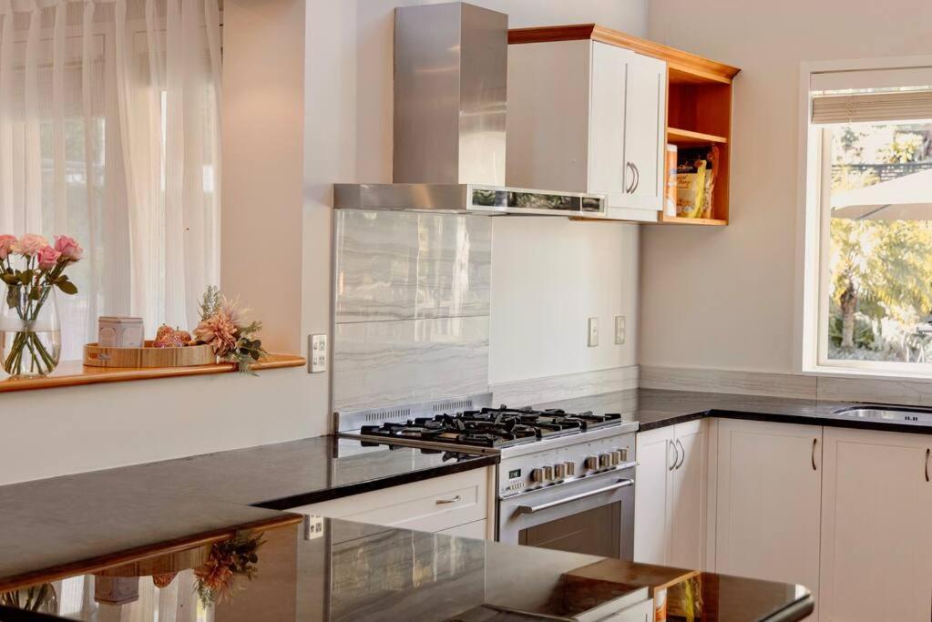 Modern Lifestyle Retreat With Stunning City View أوكلاند المظهر الخارجي الصورة